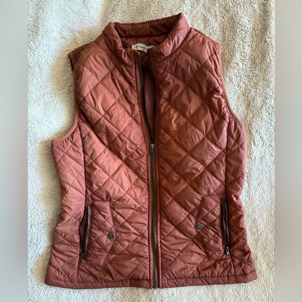 Copper quilted vest with zipper front and pockets - perfect for a cute look